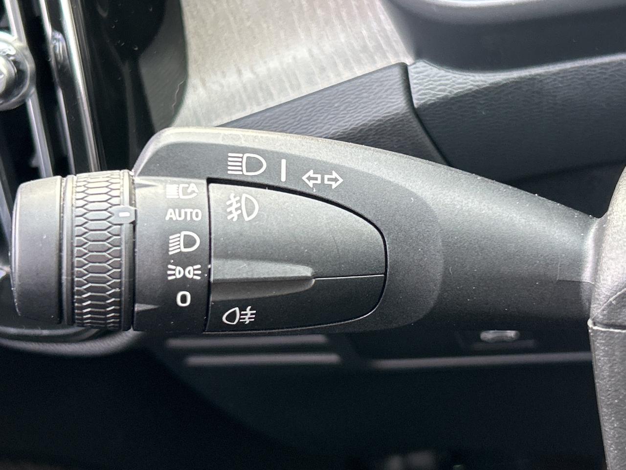 2024 Volvo XC40 B5 AWD PLUS-BRIGHT THEME,PANOROOF,CARPLAY,NAVI Photo