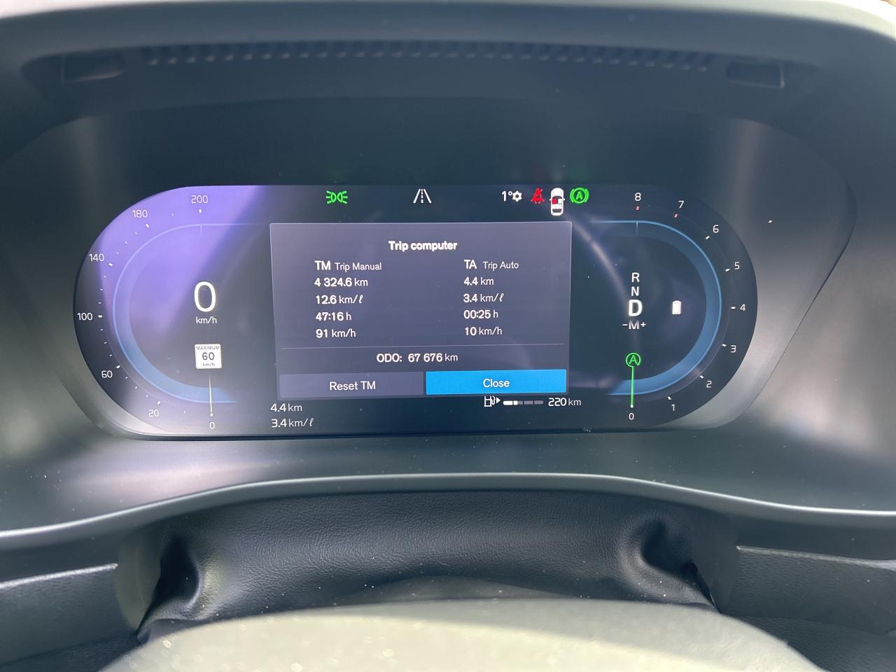 2024 Volvo XC40 B5 AWD PLUS-BRIGHT THEME,PANOROOF,CARPLAY,NAVI Photo