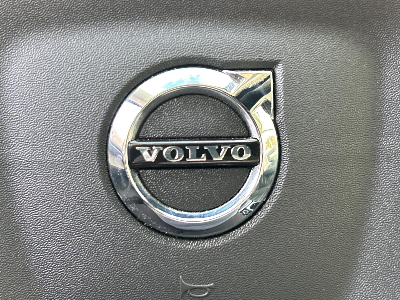 2024 Volvo XC40 B5 AWD PLUS-BRIGHT THEME,PANOROOF,CARPLAY,NAVI Photo