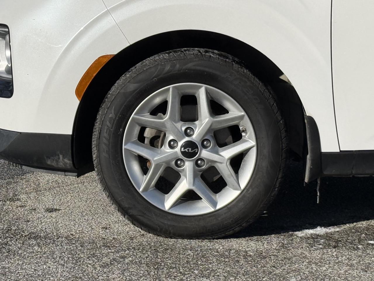 2022 Kia Soul EX I IVT I KIA WARRANTY I 2.0L I 4CYL I FWD Photo