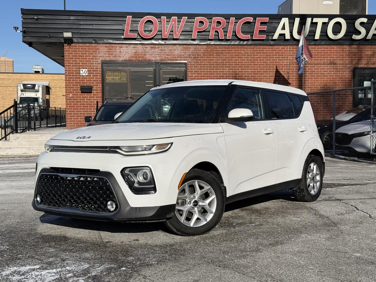 2022 Kia Soul EX I IVT I KIA WARRANTY I 2.0L I 4CYL I FWD Photo