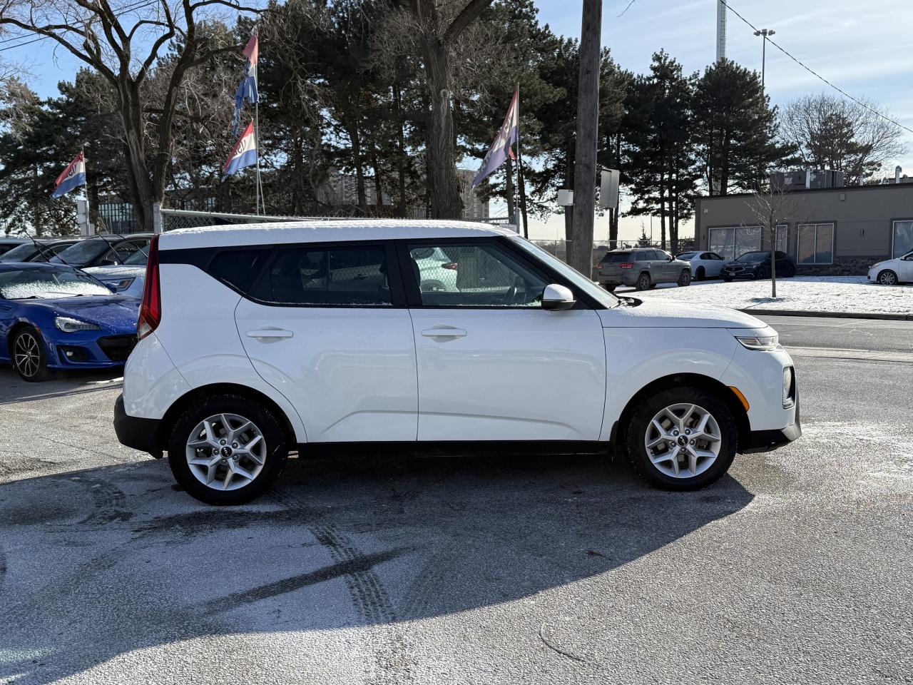 2022 Kia Soul EX I IVT I KIA WARRANTY I 2.0L I 4CYL I FWD Photo