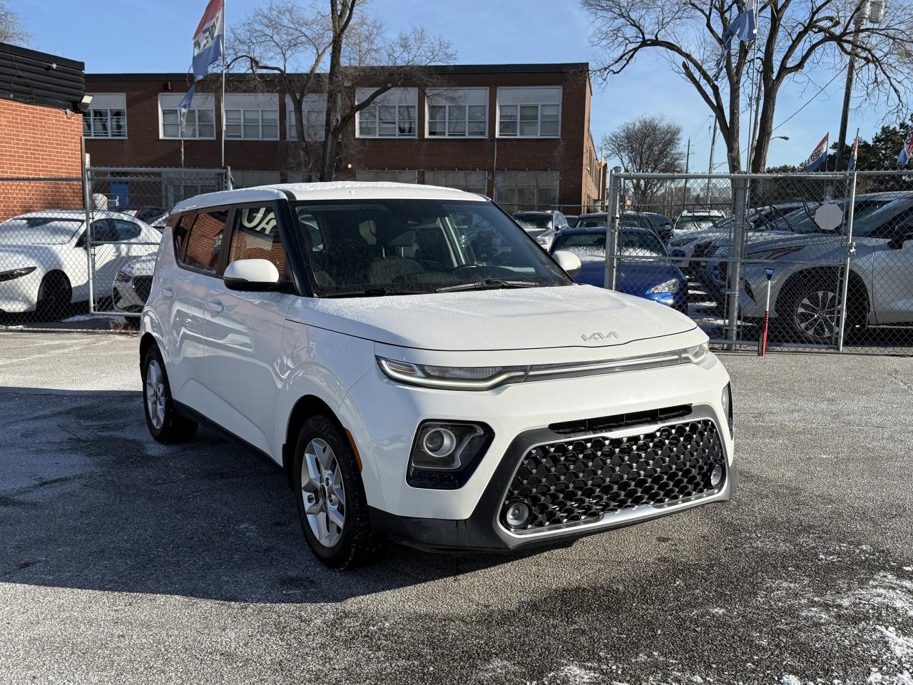 2022 Kia Soul EX I IVT I KIA WARRANTY I 2.0L I 4CYL I FWD Photo