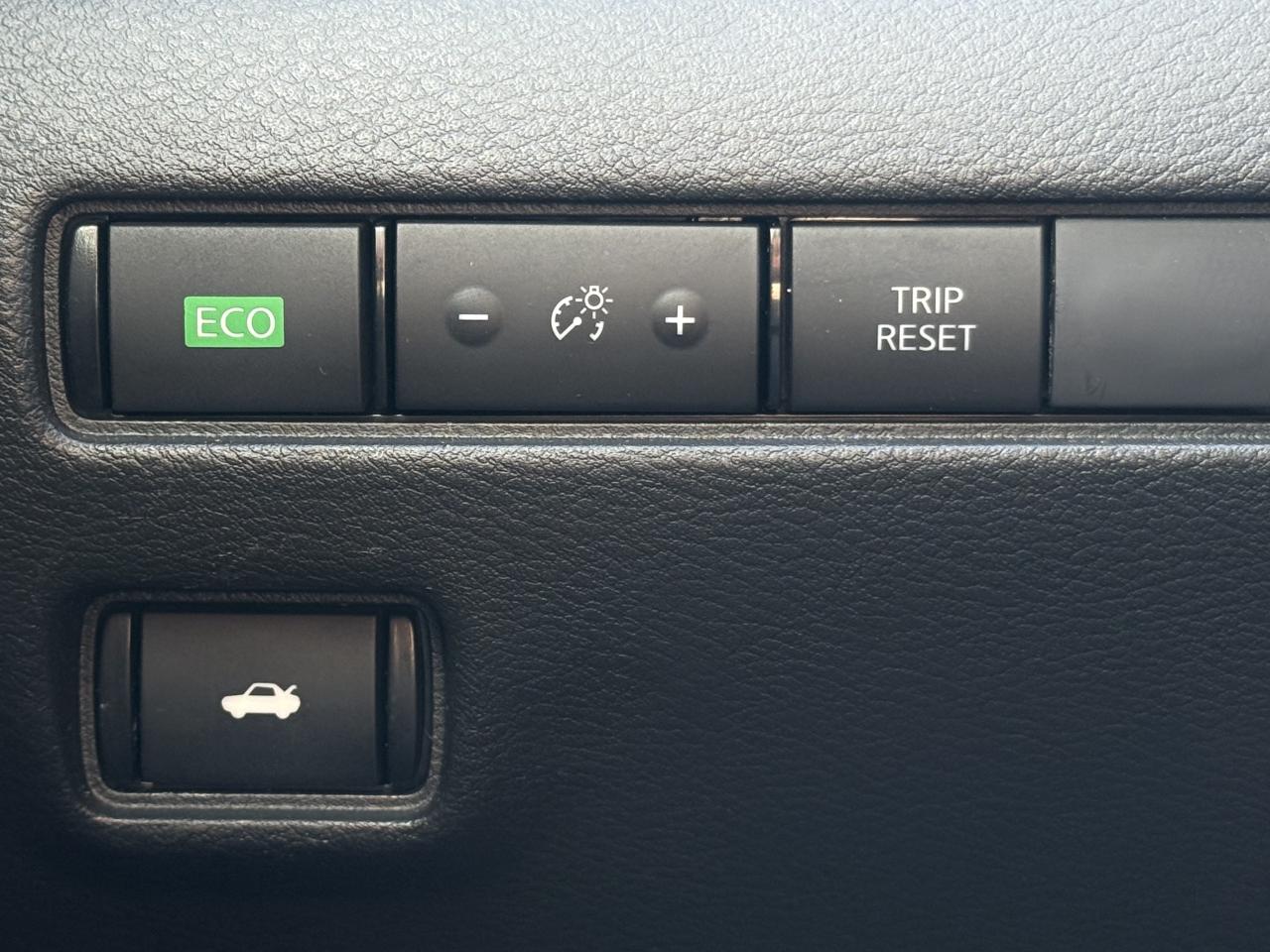 2023 Nissan Sentra No Accident l SV l One Owner l Nissan Warranty l Photo