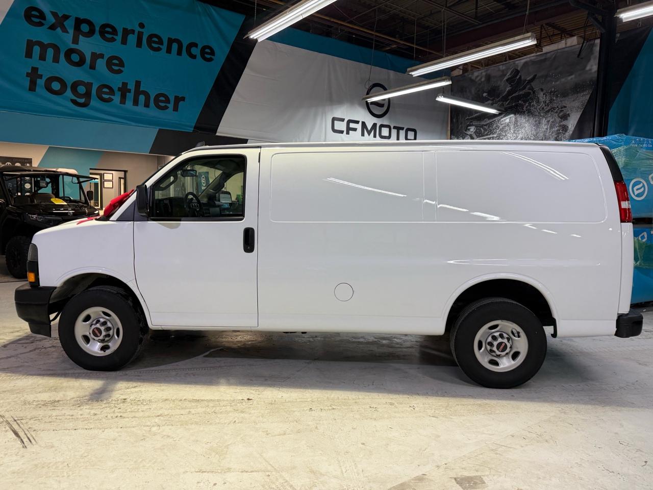 2023 GMC Savana 2500 135  V6   CAMERA   SHELVING   CABIN DIVIDER Photo2