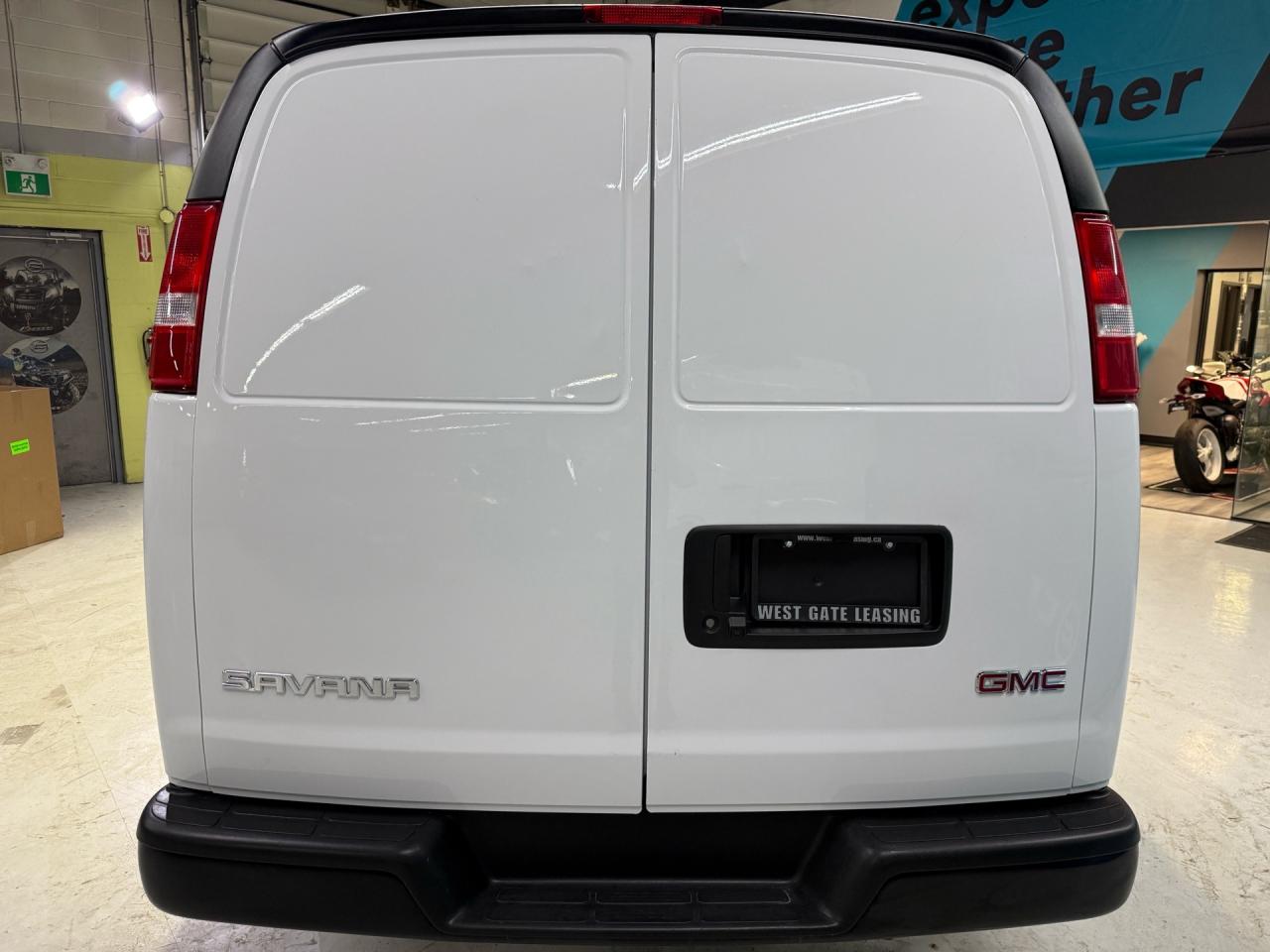 2023 GMC Savana 2500 135  V6   CAMERA   SHELVING   CABIN DIVIDER Photo