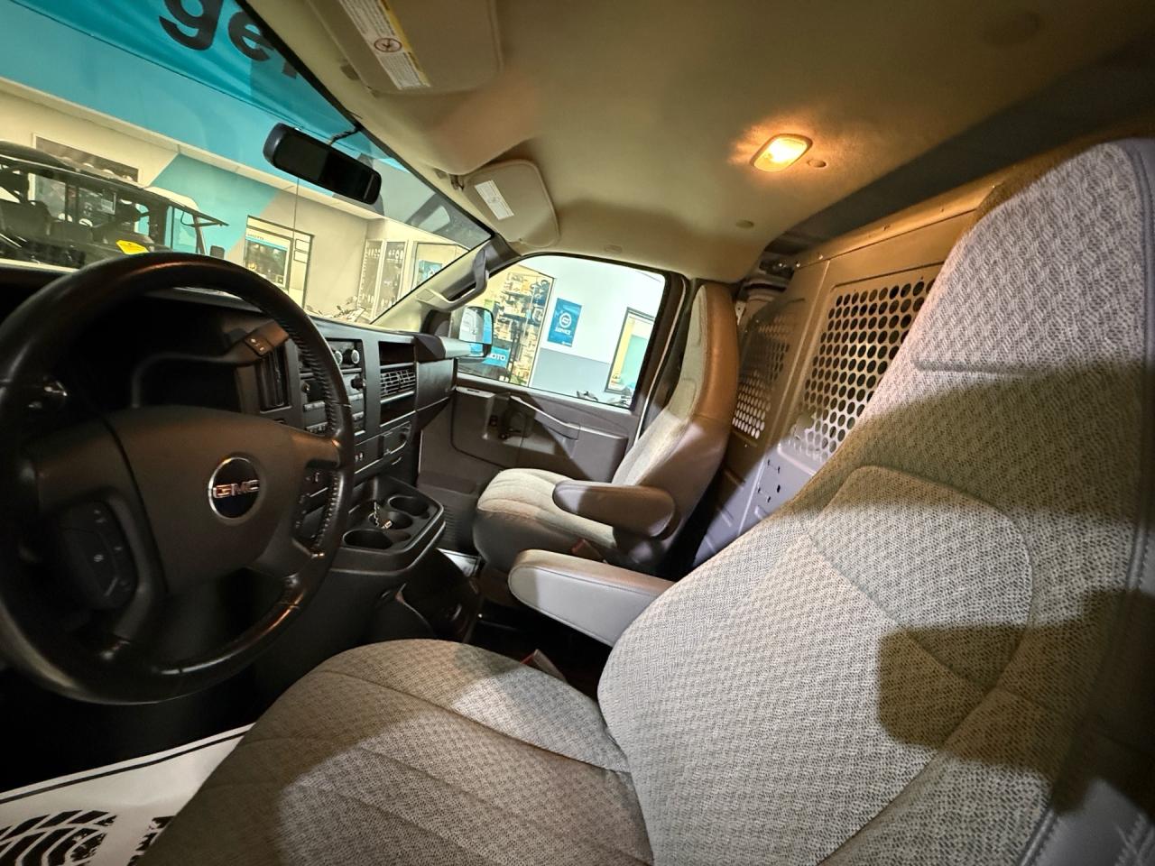 2023 GMC Savana 2500 135  V6   CAMERA   SHELVING   CABIN DIVIDER Photo