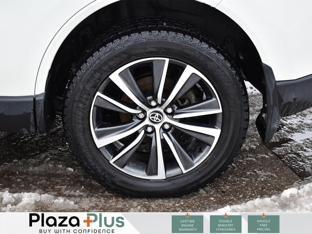 2022 Toyota Venza LE Certified   Loaded   Hybrid   / Photo