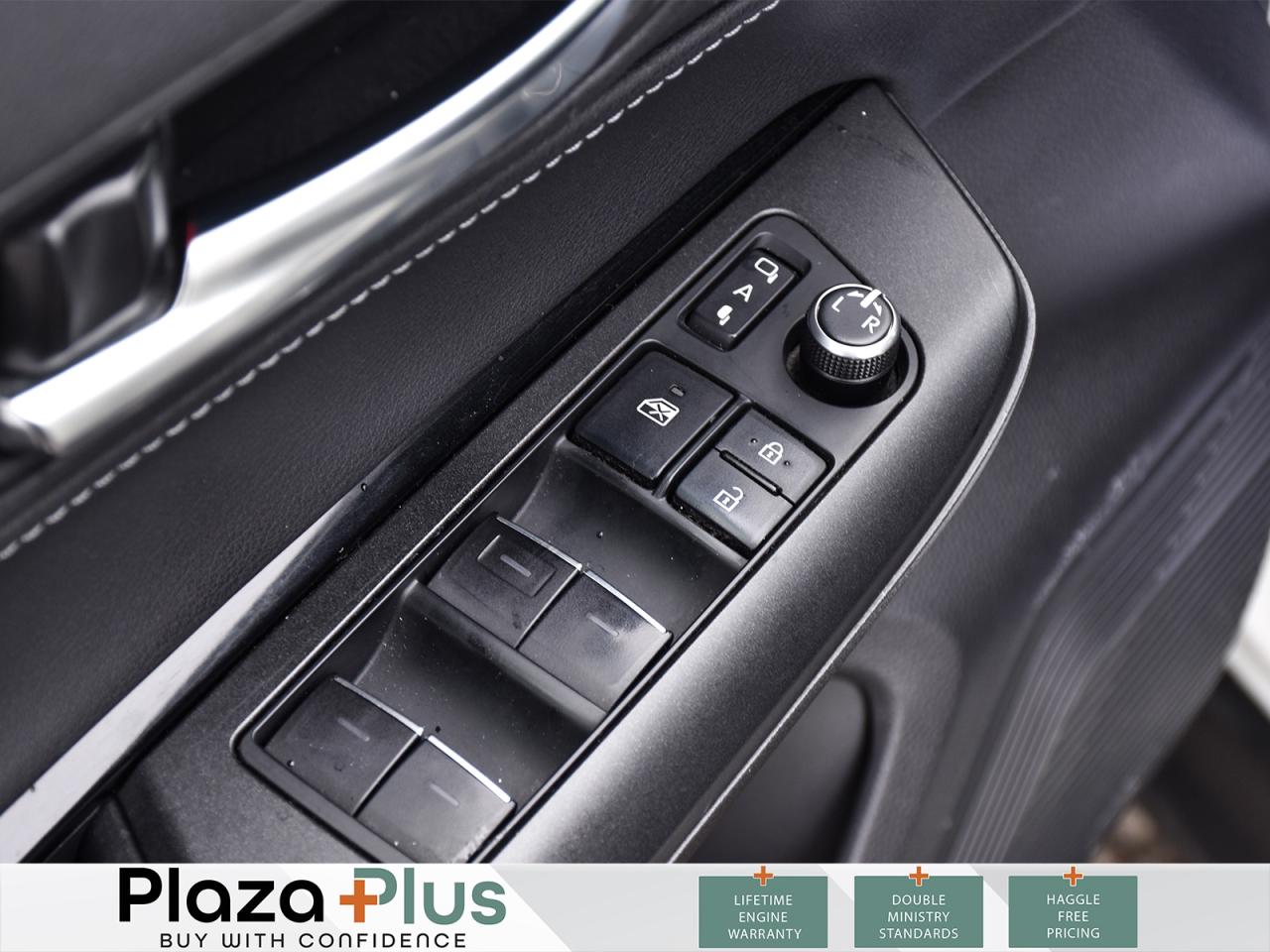 2022 Toyota Venza LE Certified   Loaded   Hybrid   / Photo