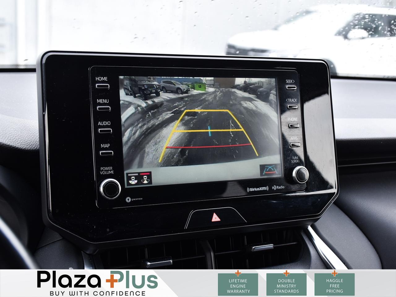 2022 Toyota Venza LE Certified   Loaded   Hybrid   / Photo