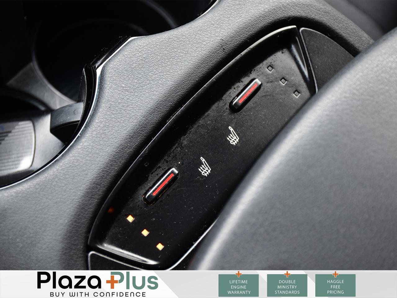 2022 Toyota Venza LE Certified   Loaded   Hybrid   / Photo