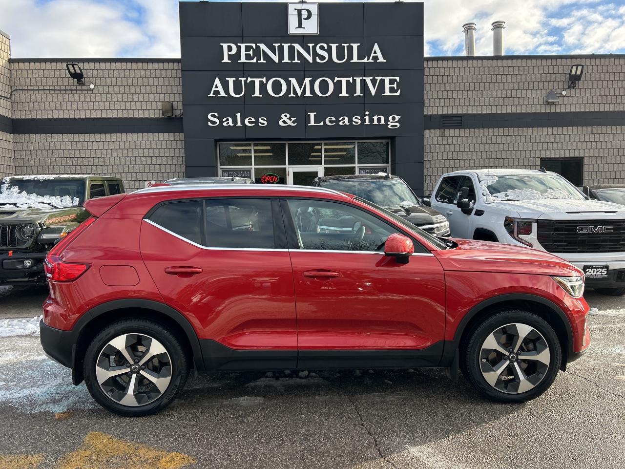 2024 Volvo XC40 B5 AWD PLUS-BRIGHT THEME,PANOROOF,CARPLAY,NAVI Photo3