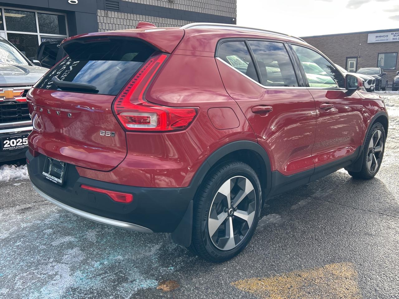 2024 Volvo XC40 B5 AWD PLUS-BRIGHT THEME,PANOROOF,CARPLAY,NAVI Photo