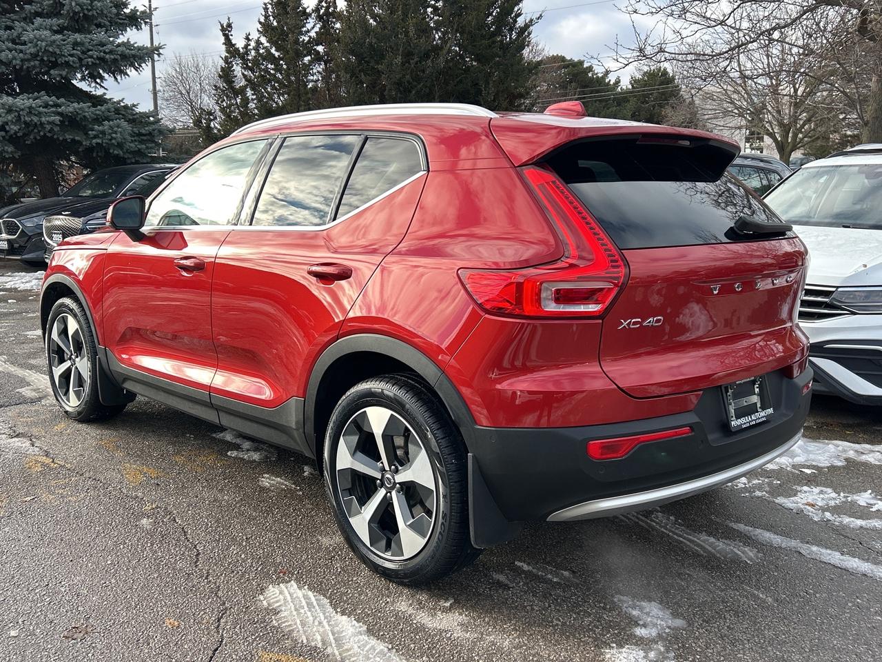 2024 Volvo XC40 B5 AWD PLUS-BRIGHT THEME,PANOROOF,CARPLAY,NAVI Photo