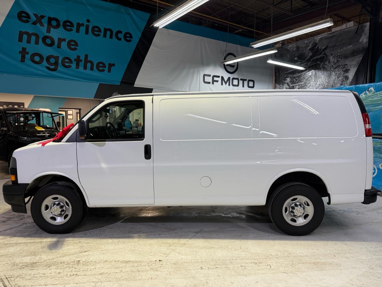 2023 Chevrolet Express 2500 135 V6   NO ACCIDENTS   WARRANTY 2028   SHELV Photo2