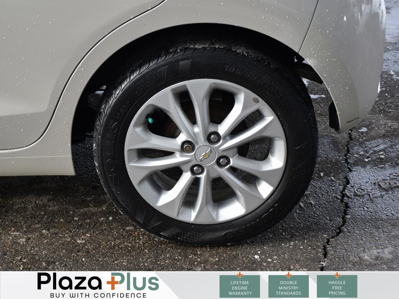 2021 Chevrolet Spark LT Certified   Back up camera   Alloy Rims   / Photo