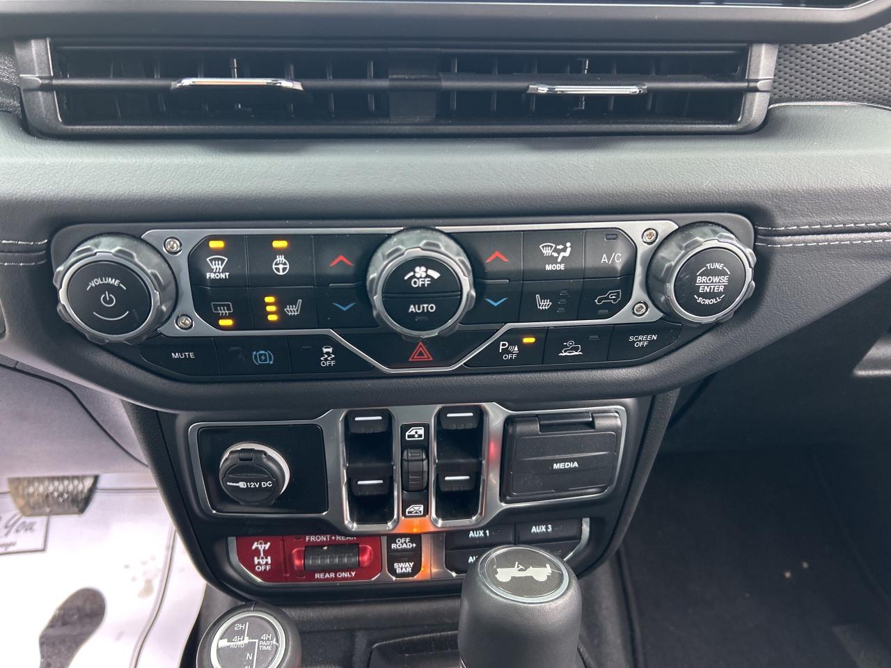 2025 Jeep Wrangler 4xe RUBICON X, PLUG IN HYBRID, TOW GROUP, CARPLAY, NAV Photo