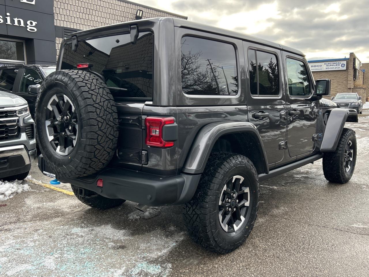 2025 Jeep Wrangler 4xe RUBICON X, PLUG IN HYBRID, TOW GROUP, CARPLAY, NAV Photo4