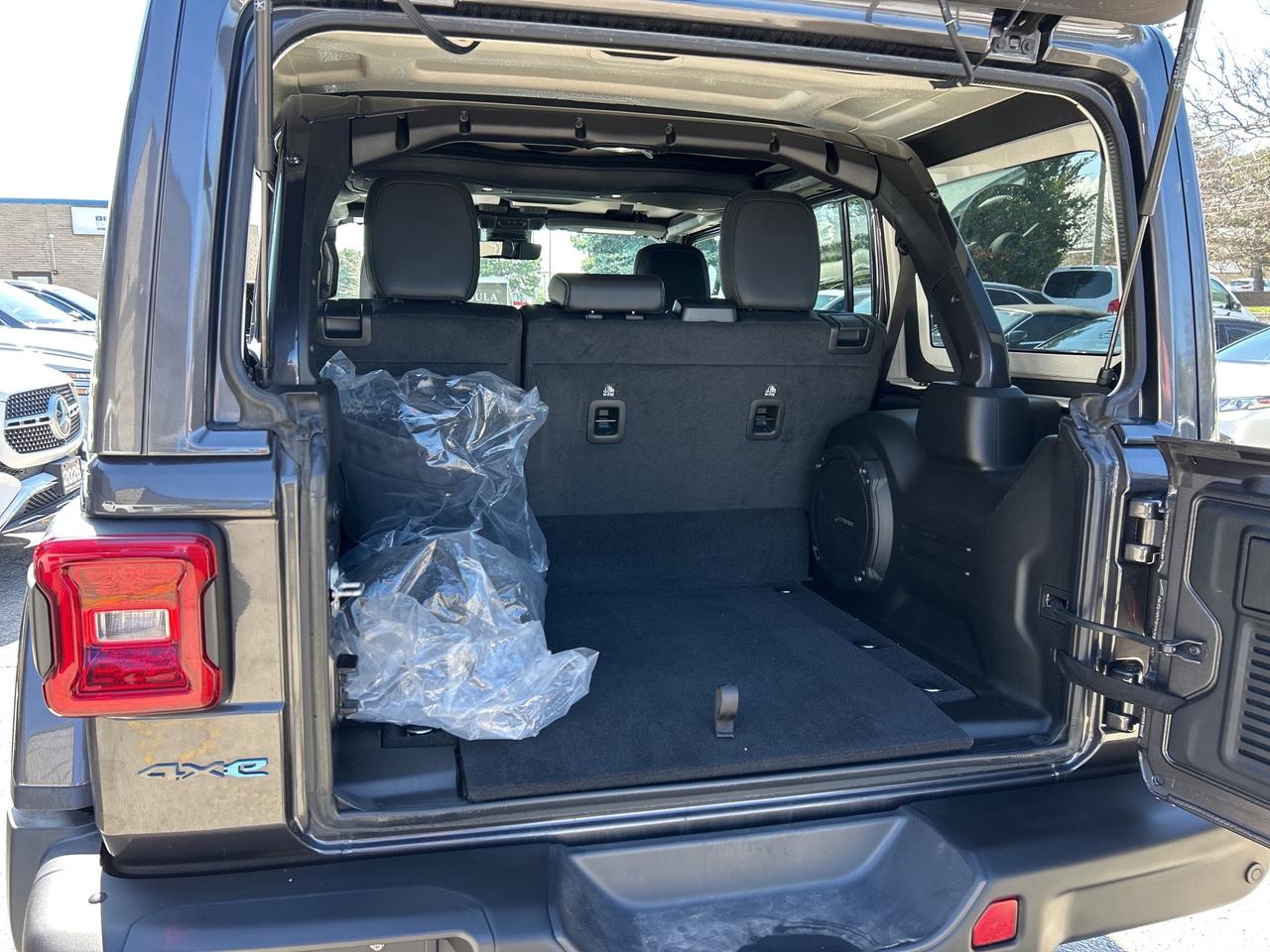 2025 Jeep Wrangler 4xe RUBICON X, PLUG IN HYBRID, POWERBOX, CARPLAY Photo