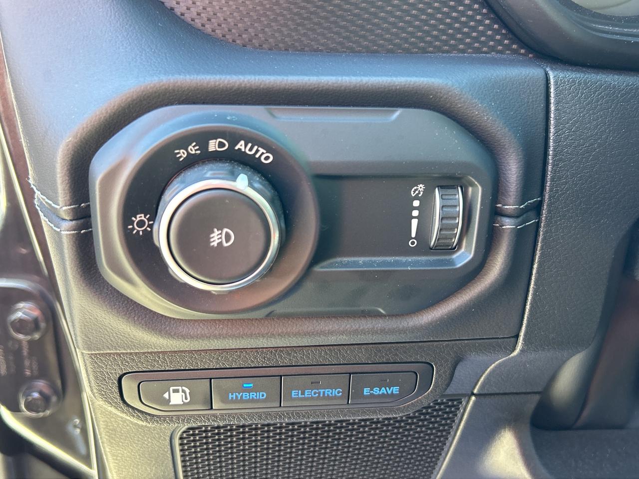 2025 Jeep Wrangler 4xe RUBICON X, PLUG IN HYBRID, POWERBOX, CARPLAY Photo