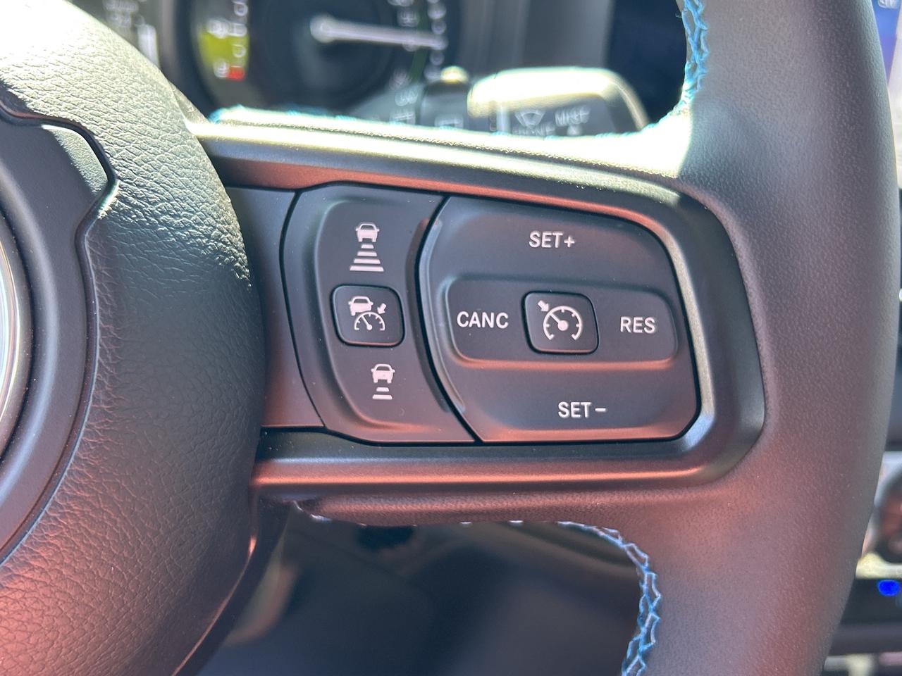 2025 Jeep Wrangler 4xe RUBICON X, PLUG IN HYBRID, POWERBOX, CARPLAY Photo