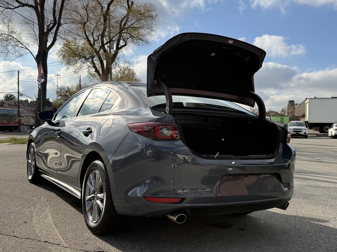 2025 Mazda MAZDA3 No Accidents l Mazda Warranty l One Owner l Photo