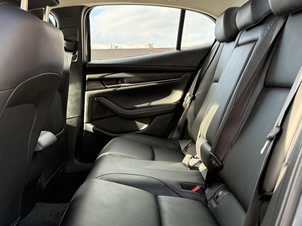 2025 Mazda MAZDA3 No Accidents l Mazda Warranty l One Owner l Photo