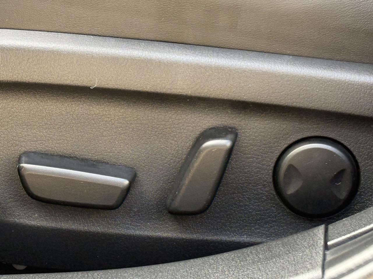 2025 Mazda MAZDA3 No Accidents l Mazda Warranty l One Owner l Photo