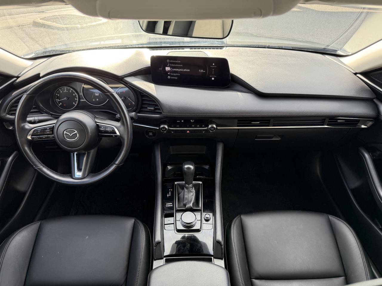 2025 Mazda MAZDA3 No Accidents l Mazda Warranty l One Owner l Photo