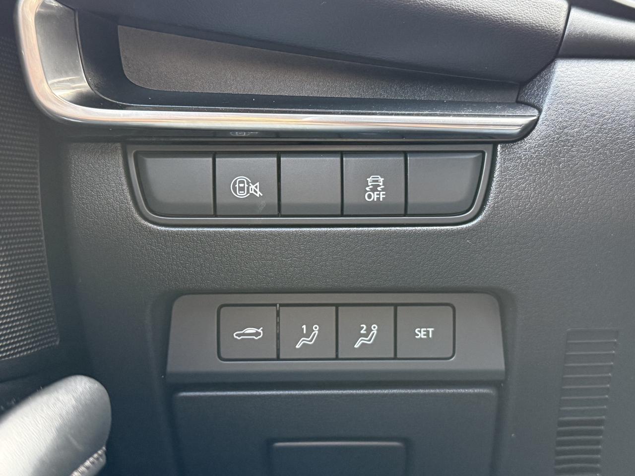 2025 Mazda MAZDA3 No Accidents l Mazda Warranty l One Owner l Photo