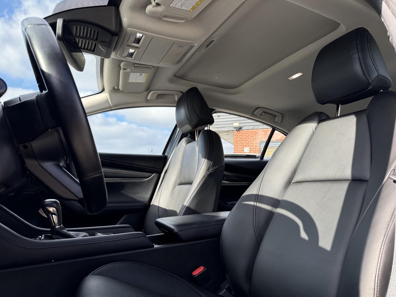 2025 Mazda MAZDA3 No Accidents l Mazda Warranty l One Owner l Photo