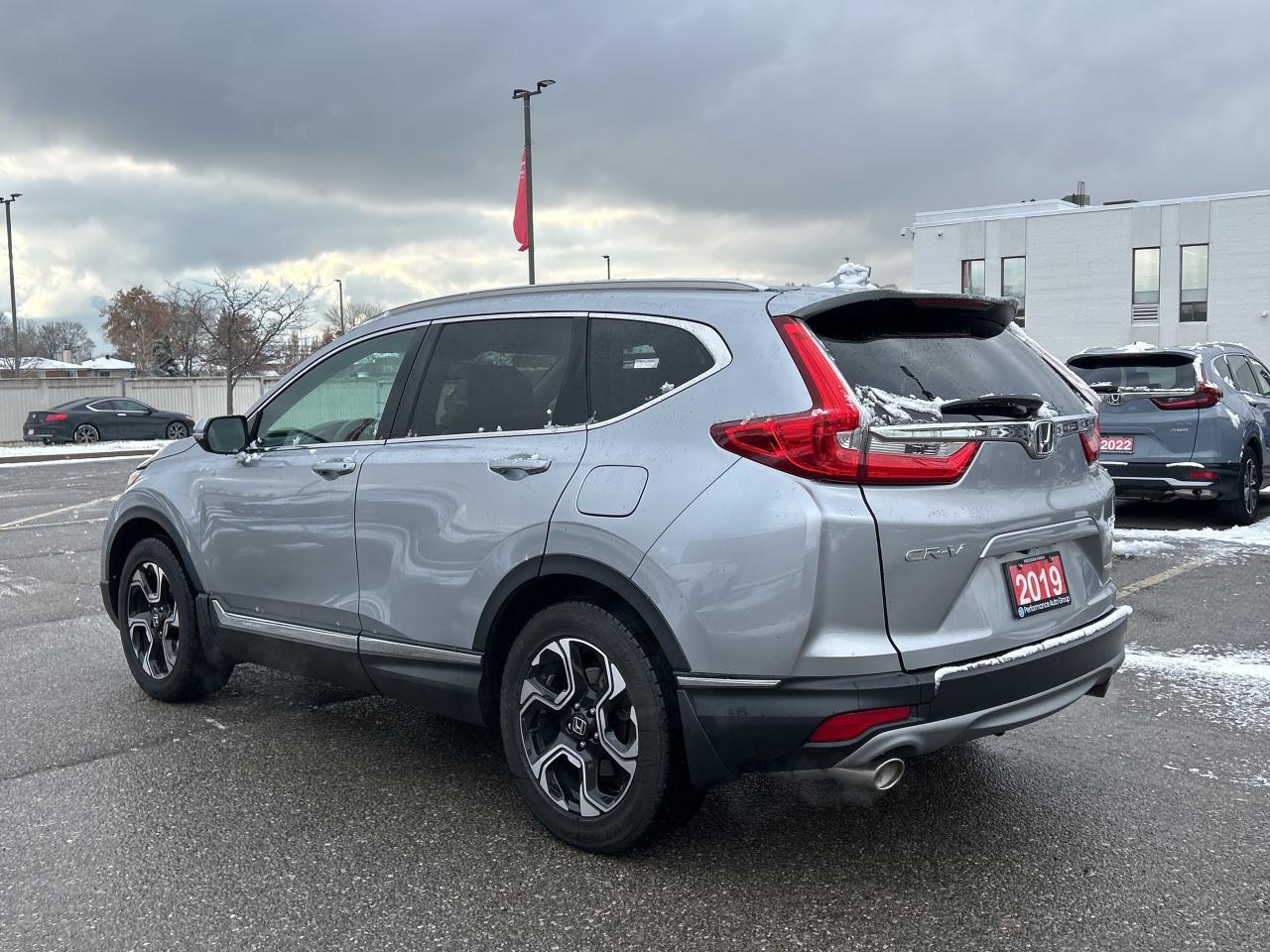2019 Honda CR-V Touring  Navi  Leather Sunroof  Rear Camera Photo