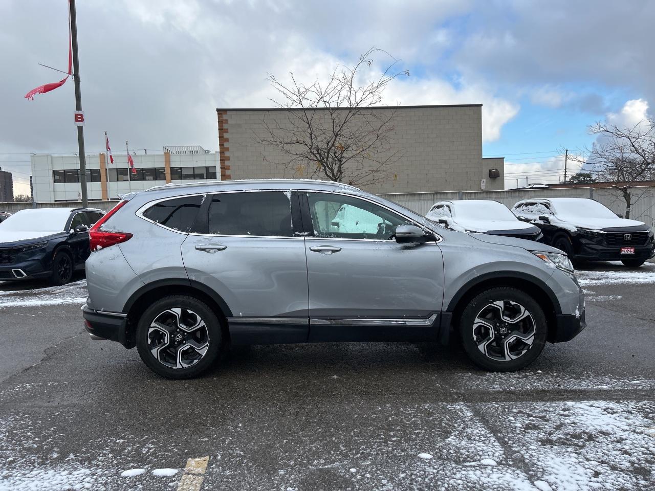 2019 Honda CR-V Touring  Navi  Leather Sunroof  Rear Camera Photo