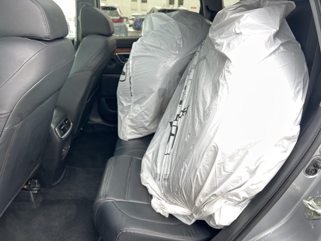 2019 Honda CR-V Touring  Navi  Leather Sunroof  Rear Camera Photo