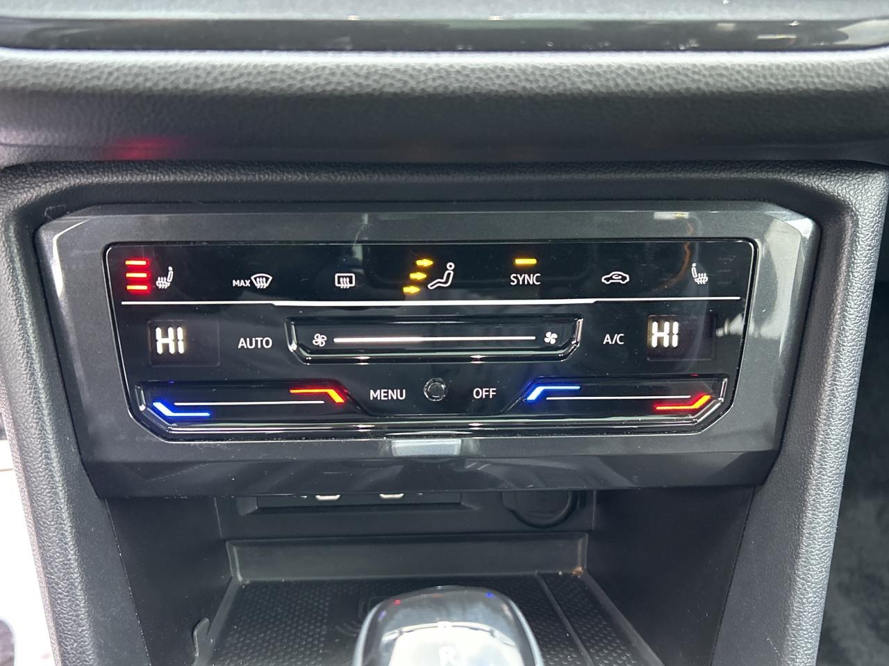 2024 Volkswagen Tiguan NEW TIRES & BRAKES, PANOROOF,CARPLAY, REMOTE START Photo