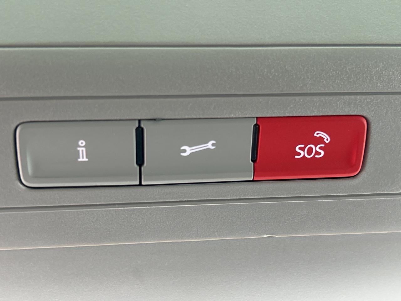 2024 Volkswagen Tiguan NEW TIRES & BRAKES, PANOROOF,CARPLAY, REMOTE START Photo