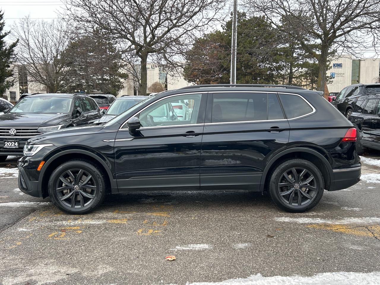 2024 Volkswagen Tiguan NEW TIRES & BRAKES, PANOROOF,CARPLAY, REMOTE START Photo