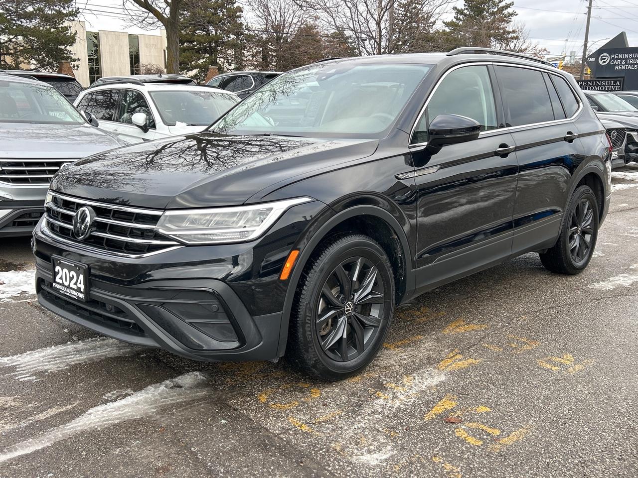 2024 Volkswagen Tiguan NEW TIRES & BRAKES, PANOROOF,CARPLAY, REMOTE START Photo