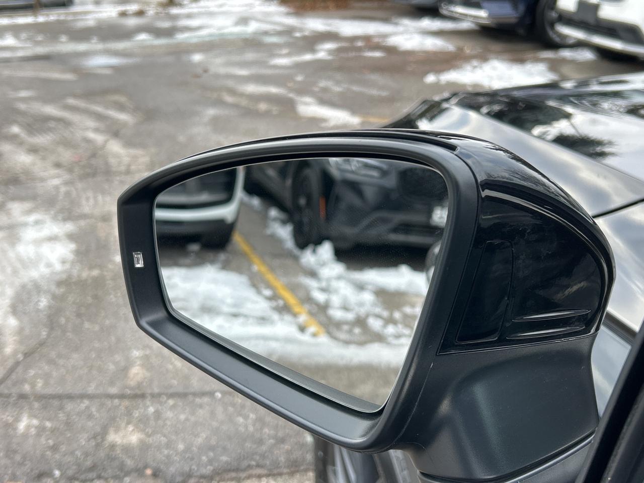 2024 Volkswagen Tiguan NEW TIRES & BRAKES, PANOROOF,CARPLAY, REMOTE START Photo