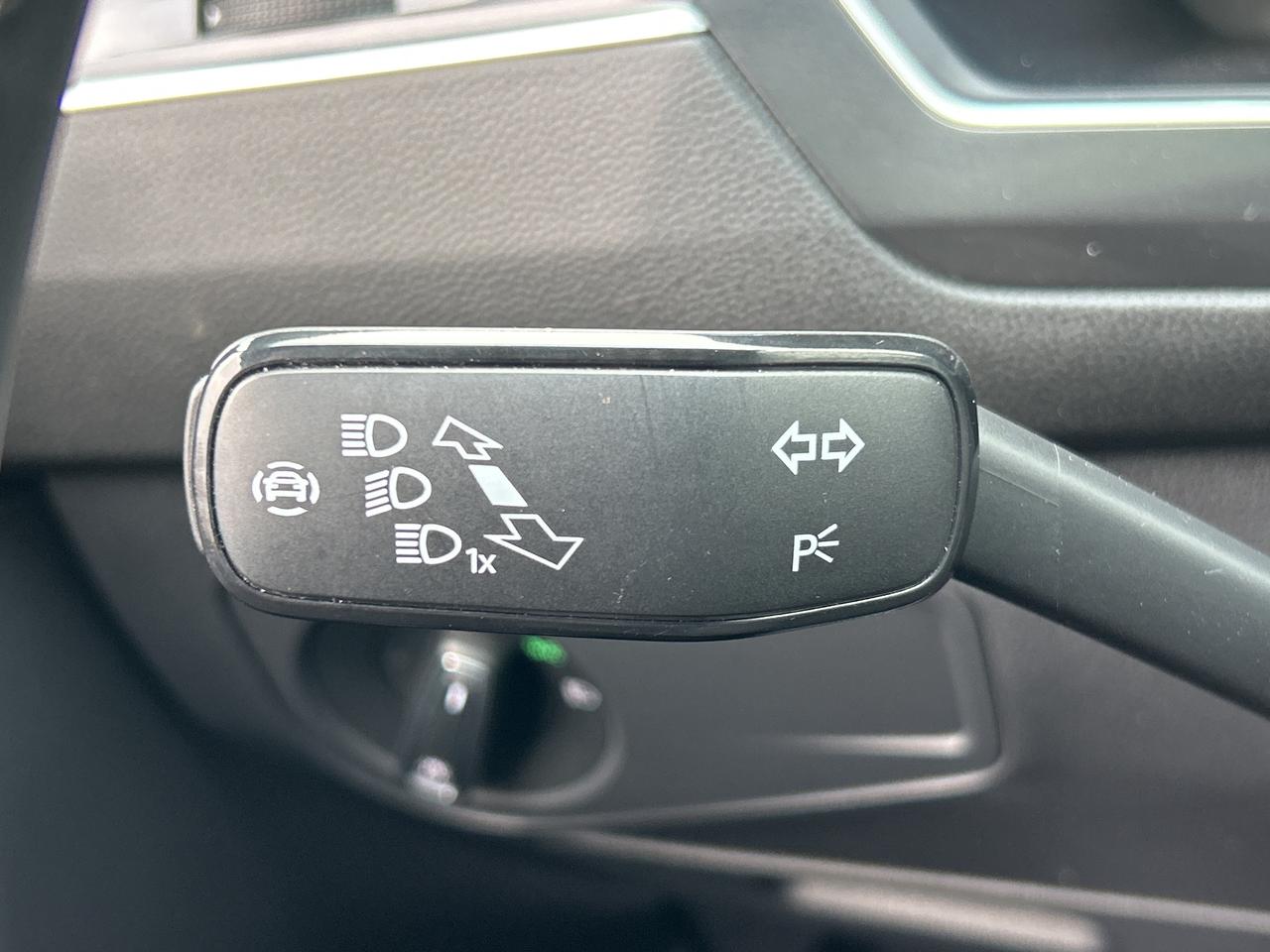 2024 Volkswagen Tiguan NEW TIRES & BRAKES, PANOROOF,CARPLAY, REMOTE START Photo