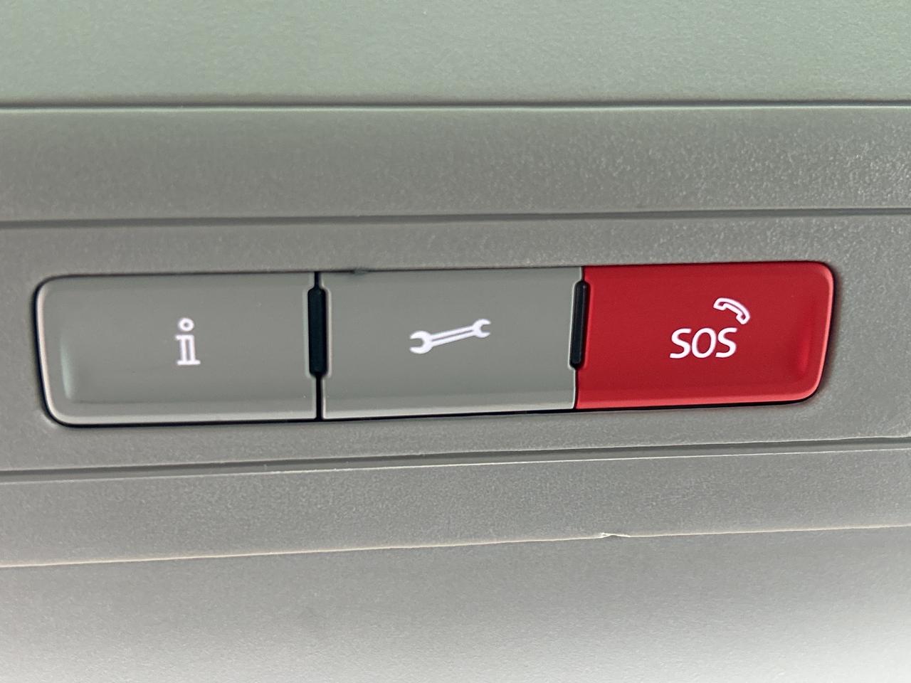 2024 Volkswagen Tiguan NEW TIRES & BRAKES, PANOROOF,CARPLAY, REMOTE START Photo