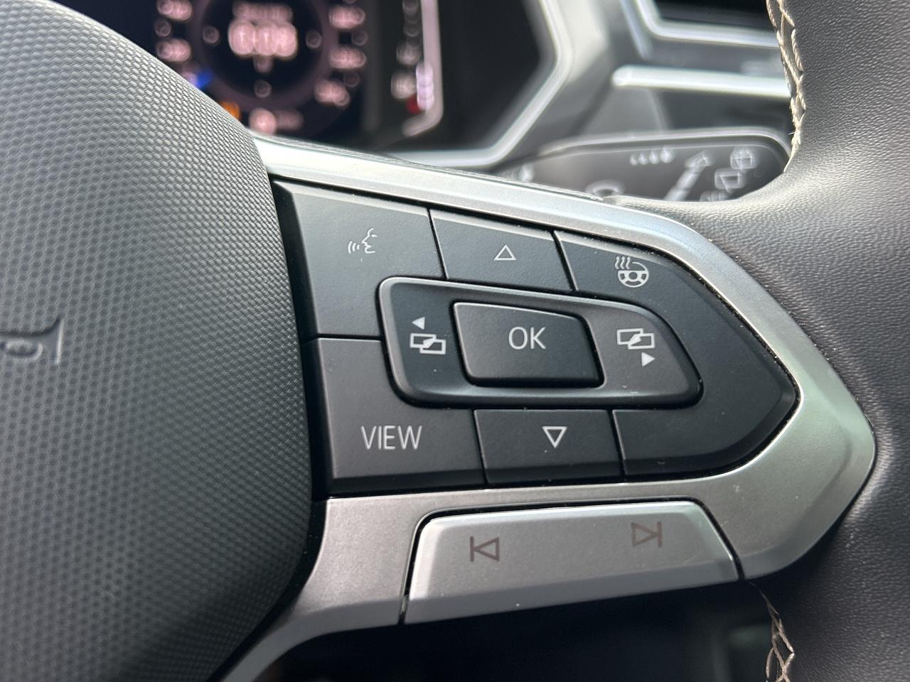 2024 Volkswagen Tiguan NEW TIRES & BRAKES, PANOROOF,CARPLAY, REMOTE START Photo