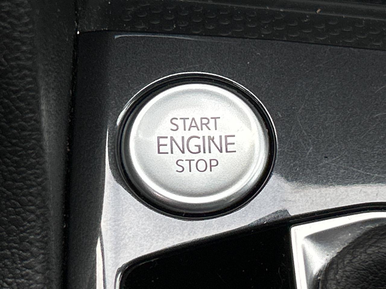 2024 Volkswagen Tiguan NEW TIRES & BRAKES, PANOROOF,CARPLAY, REMOTE START Photo