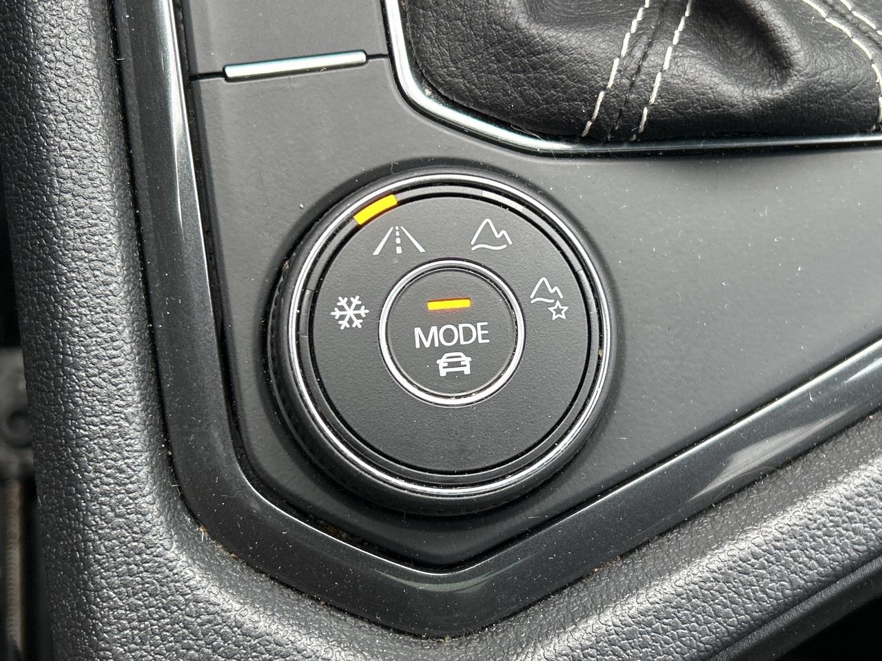 2024 Volkswagen Tiguan NEW TIRES & BRAKES, PANOROOF,CARPLAY, REMOTE START Photo