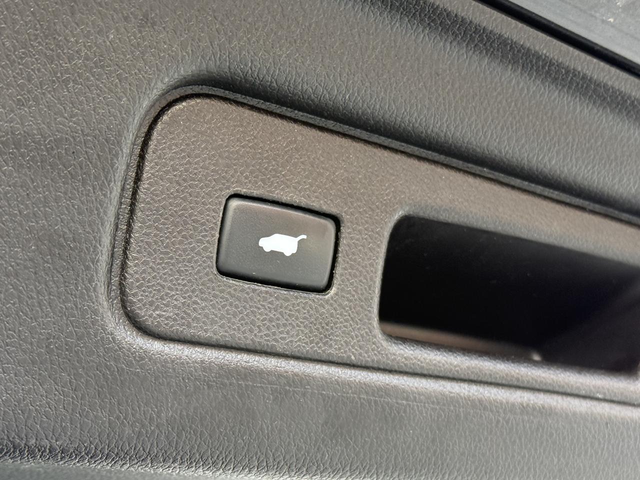 2013 Acura RDX Tech-Pkg l AWD l 2 Owners l Low Km l Leather l Photo