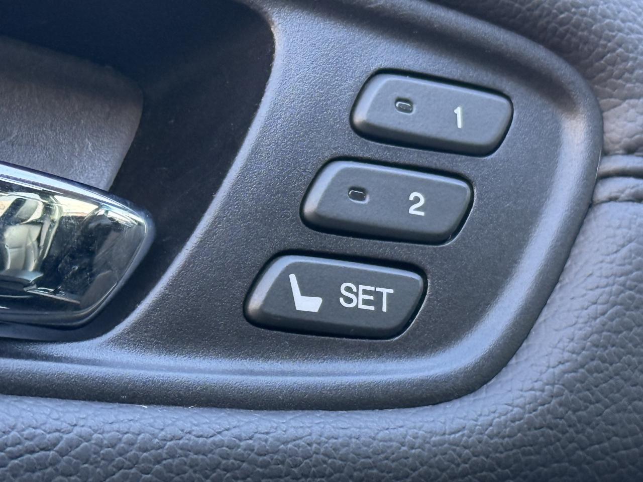 2013 Acura RDX Tech-Pkg l AWD l 2 Owners l Low Km l Leather l Photo