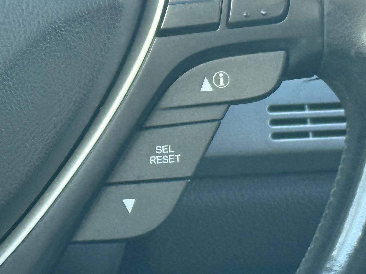 2013 Acura RDX Tech-Pkg l AWD l 2 Owners l Low Km l Leather l Photo