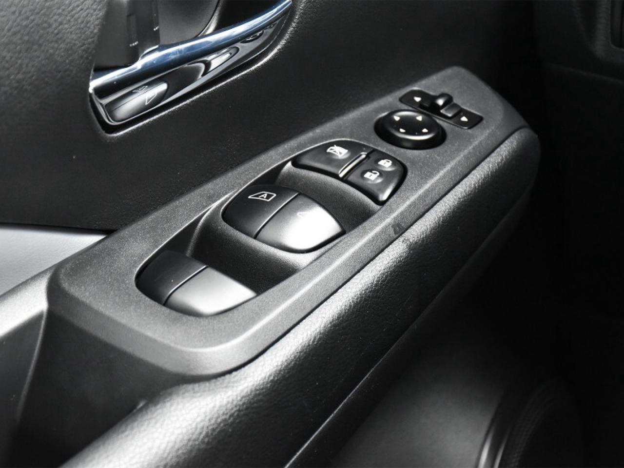 2023 Nissan Kicks SR Premium   Bose   Leather   Nav   Sunroof   360 Photo