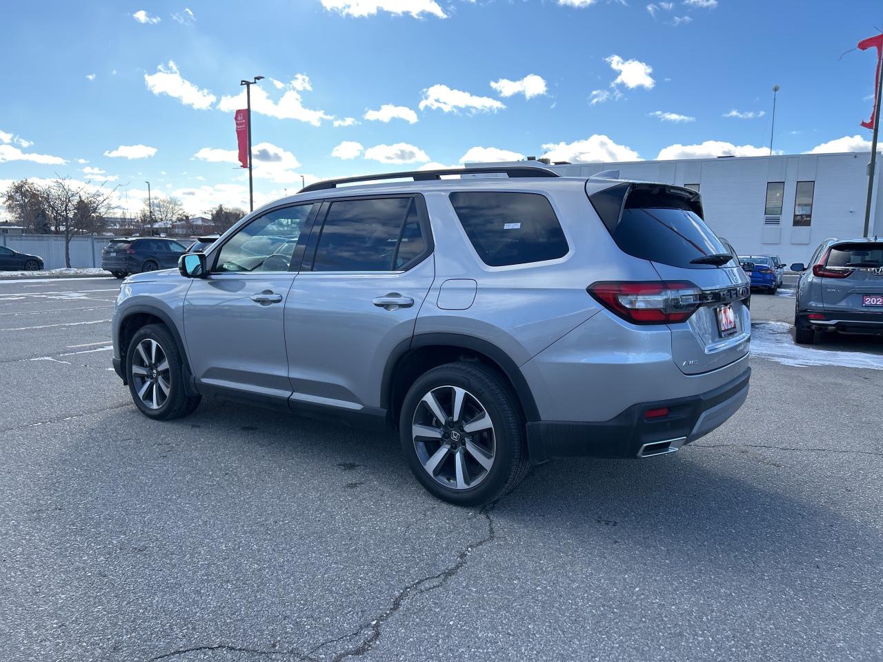 2025 Honda Pilot Touring Leather Sunroof Carplay Bose Audio Photo
