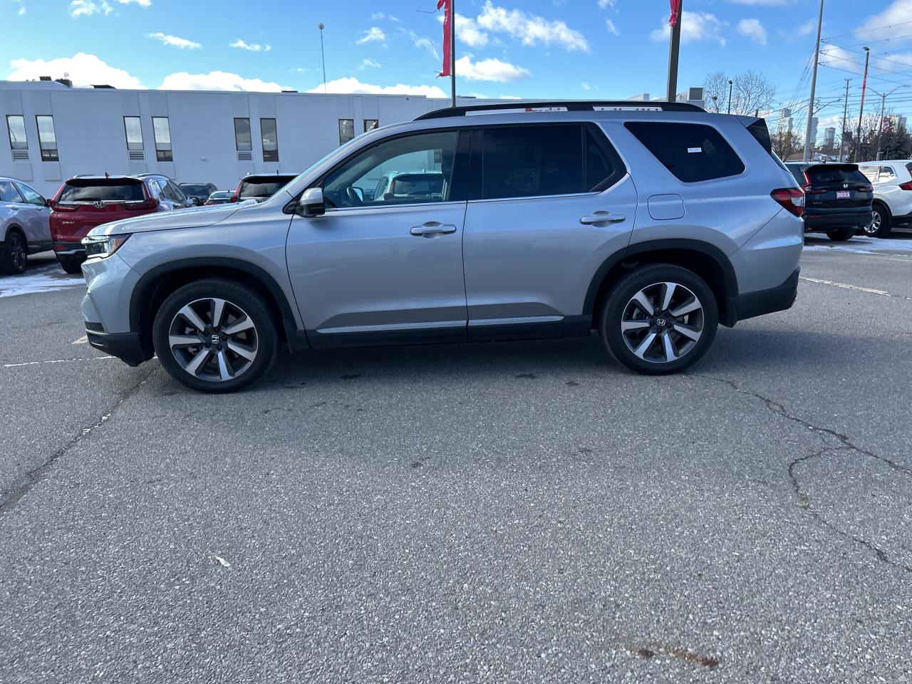2025 Honda Pilot Touring Leather Sunroof Carplay Bose Audio Photo
